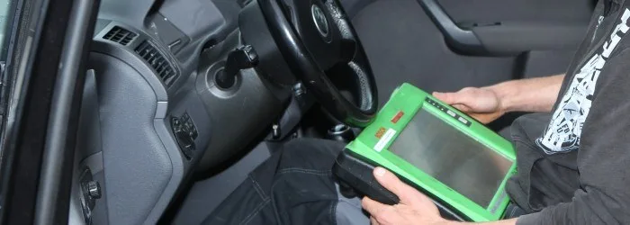 Fahrzeugdiagnose mit Diagnosegerät bei kfz technik Baldauf